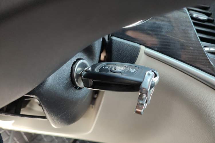 Used Buick Verano 2015 Sedan 15S Automatic Leading Model Vehicle Key