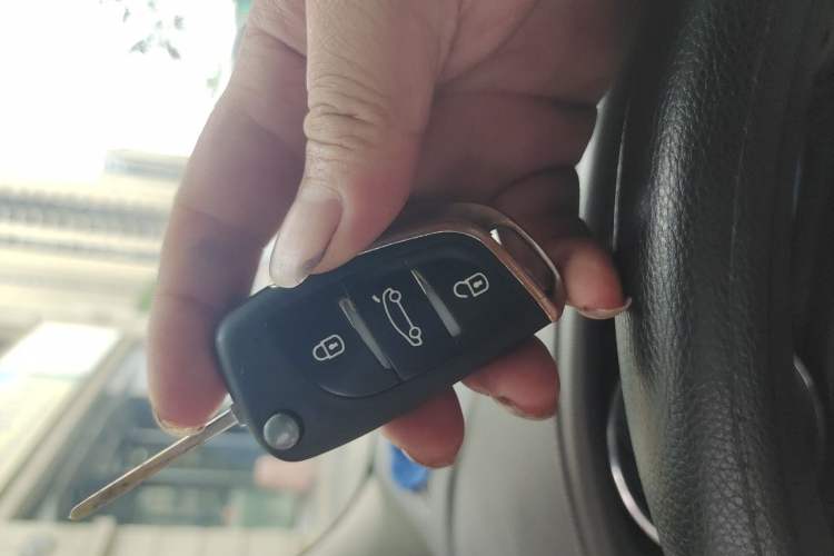 Used Buick Verano 2015 Sedan 15S Automatic Leading Model Vehicle Key