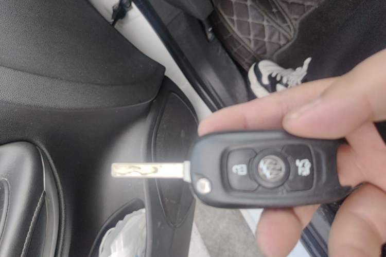 Used Buick Verano 2015 Sedan 20T Dual-Clutch Leading Model Vehicle Key