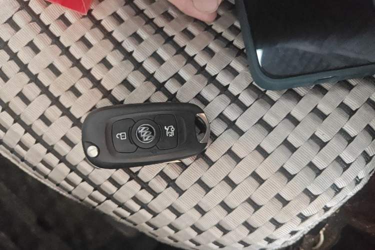 Used Buick Verano 2015 Sedan 15S Manual Entry-Level Model Vehicle Key
