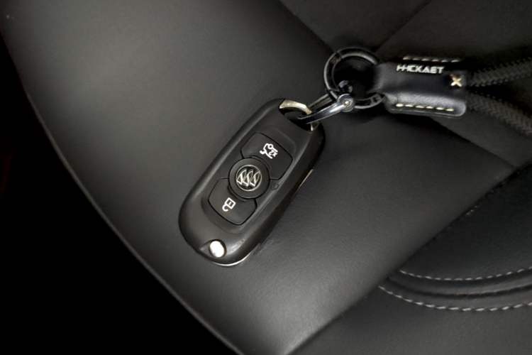 Used Buick Verano 2015 Sedan 20T Dual-Clutch Elite Model Vehicle Key