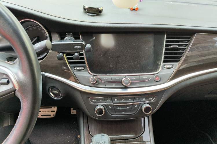 Used Buick Verano 2015 Sedan 20T Dual-Clutch Flagship Model Audio And AC Panel