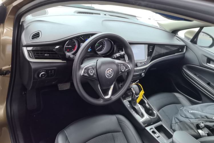 Used Buick Verano 2015 Sedan 20T Dual-Clutch Leading Model Center Console