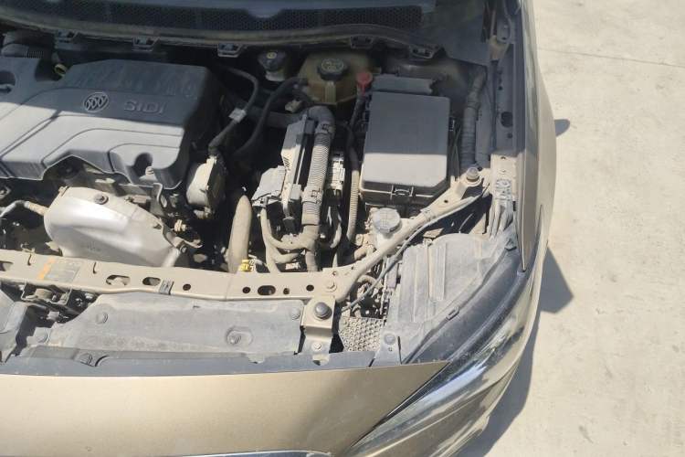 Used Buick Verano 2015 Sedan 15S Manual Entry-Level Model Engine Bay Left