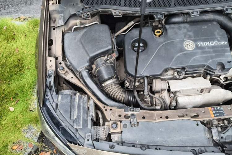 Used Buick Verano 2015 Sedan 20T Dual-Clutch Leading Model Engine Bay Right