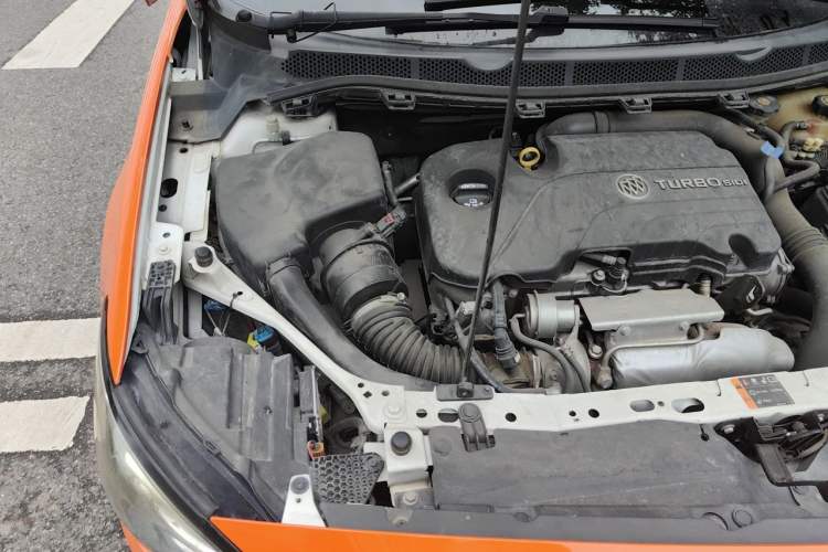 Used Buick Verano 2015 Sedan 20T Dual-Clutch Elite Model Engine Bay Right