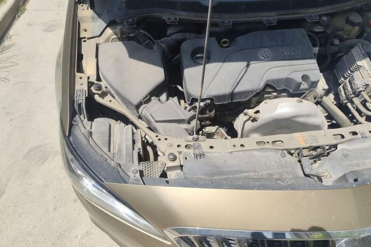 Used Buick Verano 2015 Sedan 15S Manual Entry-Level Model Engine Bay Right