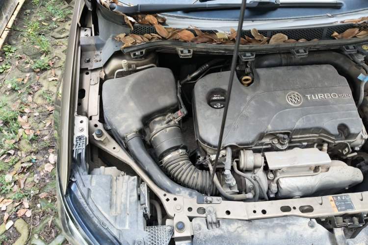 Used Buick Verano 2015 Sedan 20T Dual-Clutch Flagship Model Engine Bay Right