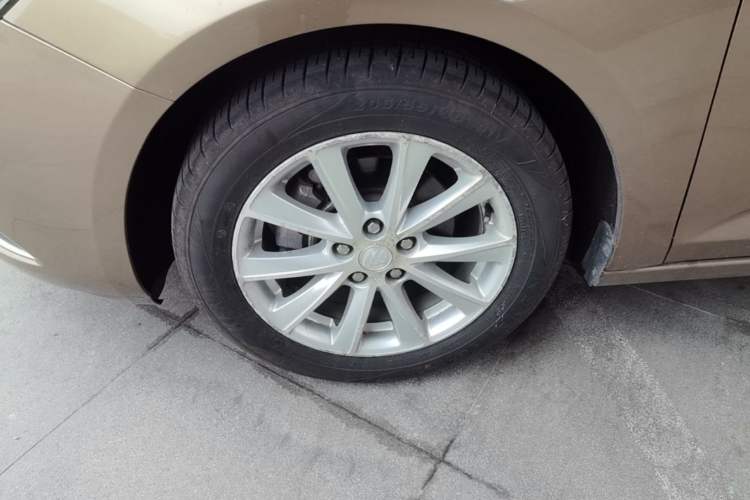 Used Buick Verano 2015 Sedan 20T Dual-Clutch Leading Model Left Front Wheel Hub