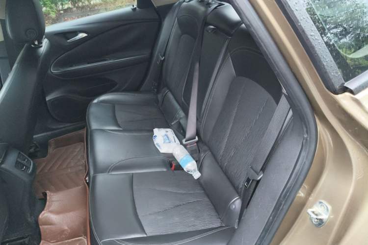 Used Buick Verano 2015 Sedan 20T Dual-Clutch Leading Model Left Rear Seat