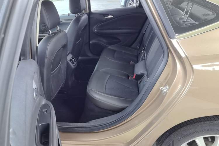 Used Buick Verano 2015 Sedan 20T Dual-Clutch Leading Model Left Rear Seat
