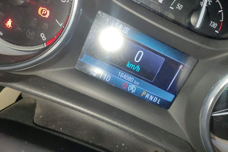 Used Buick Verano 2015 Sedan 15S Automatic Leading Model Odometer Close Up
