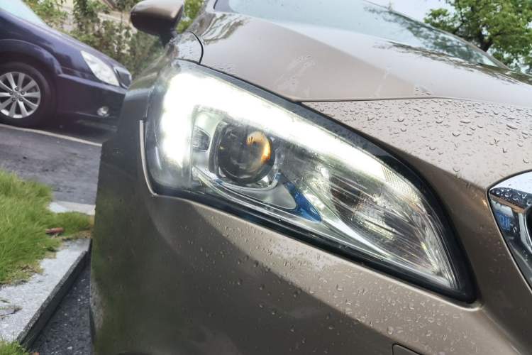 Used Buick Verano 2015 Sedan 20T Dual-Clutch Leading Model Right Front Headlight