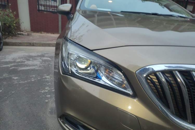 Used Buick Verano 2015 Sedan 15S Automatic Leading Model Right Front Headlight