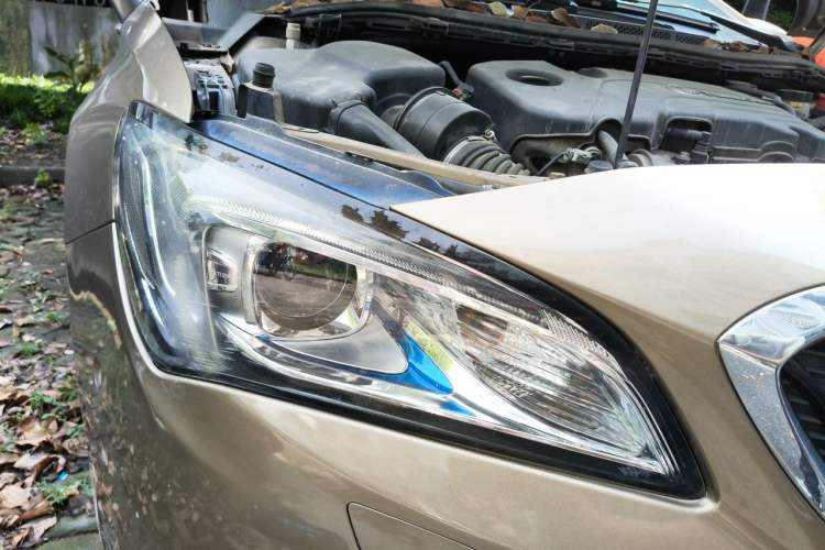 Used Buick Verano 2015 Sedan 20T Dual-Clutch Flagship Model Right Front Headlight
