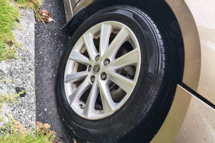 Used Buick Verano 2015 Sedan 20T Dual-Clutch Leading Model Right Front Wheel Hub