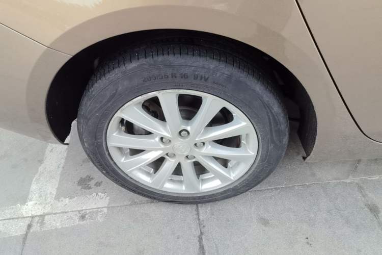 Used Buick Verano 2015 Sedan 20T Dual-Clutch Leading Model Right Rear Wheel Hub