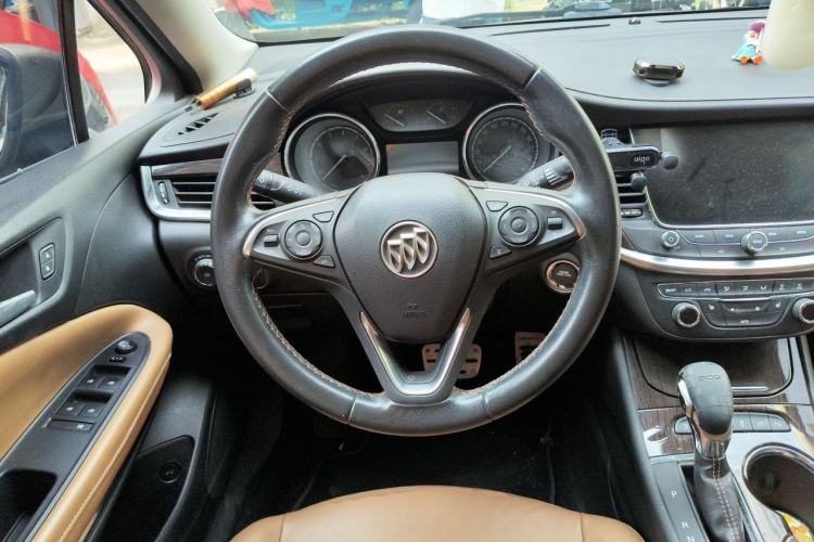 Used Buick Verano 2015 Sedan 20T Dual-Clutch Flagship Model Steering Wheel