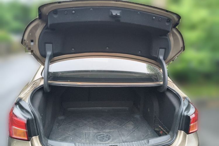 Used Buick Verano 2015 Sedan 20T Dual-Clutch Leading Model Trunk