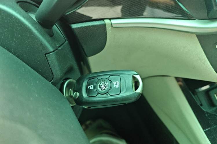 Used Buick Verano 2015 Sedan 15S Automatic Leading Model Vehicle Key