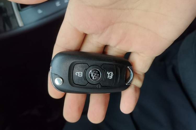 Used Buick Verano 2015 Sedan 20T Dual-Clutch Leading Model Vehicle Key