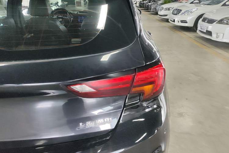 Used Buick Verano 2016 Hatchback GS 20T Dual-Clutch Passionate Sporty Model Right Rear Taillight