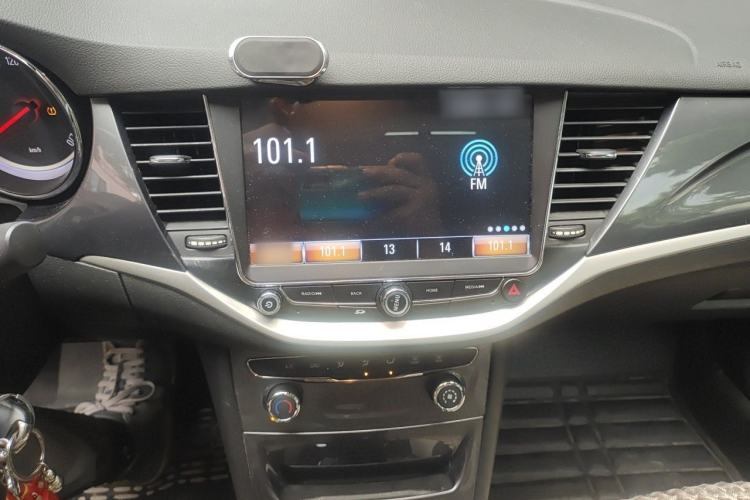 Used Buick Verano 2016 Hatchback 15S Automatic Ambition Model Audio And AC Panel