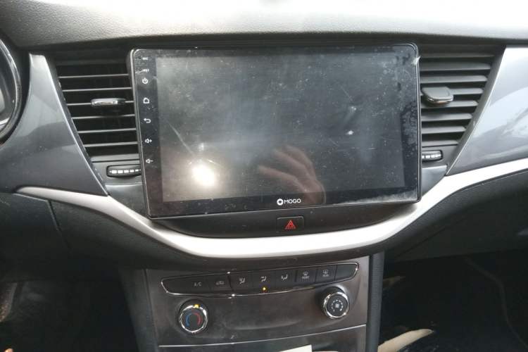 Used Buick Verano 2016 Hatchback 15S Automatic Ambition Model Audio And AC Panel