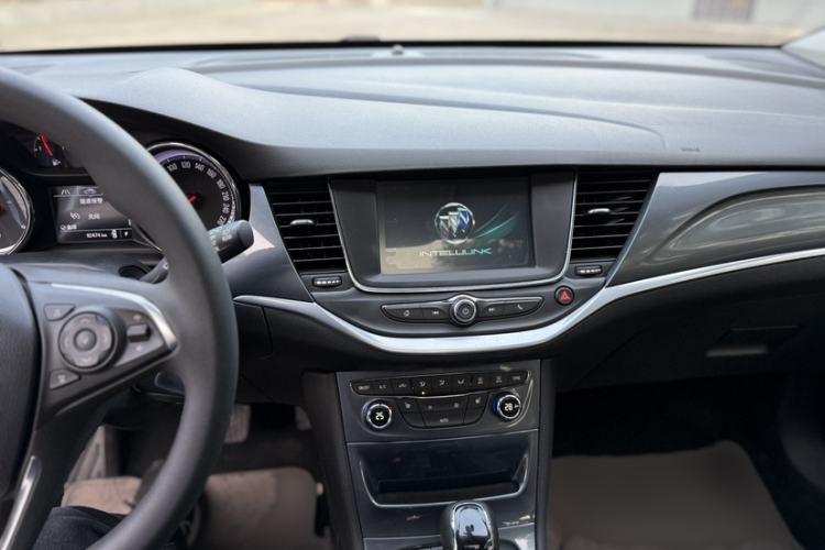 Used Buick Verano 2016 Hatchback 15S Automatic Leading Model Audio And AC Panel
