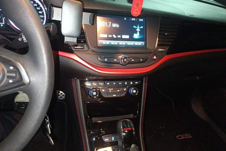 Used Buick Verano 2016 Hatchback GS 20T Dual-Clutch Passionate Sporty Model Audio And AC Panel