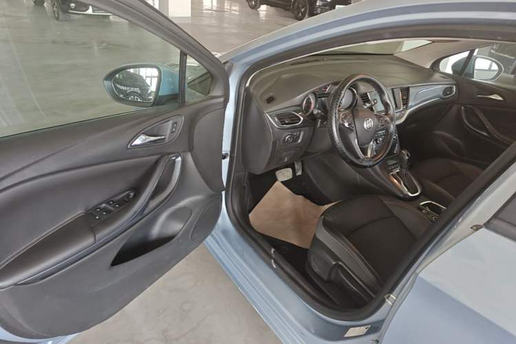 Used Buick Verano 2016 Hatchback 15S Automatic Leading Model Driver Seat