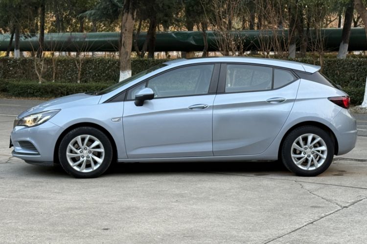 Used Buick Verano 2016 Hatchback 15S Automatic Leading Model Exterior 3