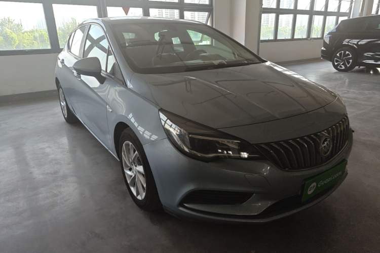 Used Buick Verano 2016 Hatchback 15S Automatic Leading Model Front Right 45 Deg
