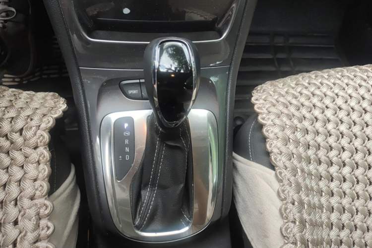 Used Buick Verano 2016 Hatchback 15S Automatic Ambition Model Gear Lever