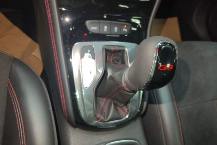 Used Buick Verano 2016 Hatchback GS 20T Dual-Clutch Passionate Sporty Model Gear Lever