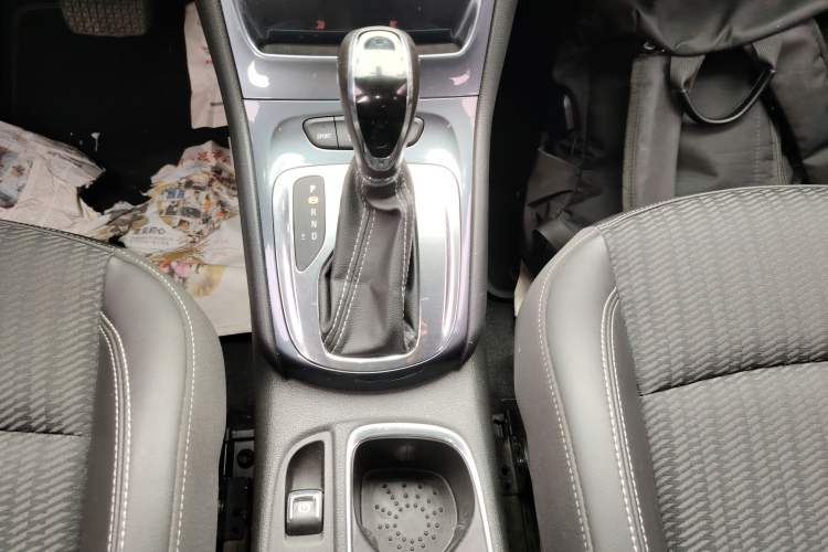 Used Buick Verano 2016 Hatchback 15S Automatic Leading Model Gear Lever