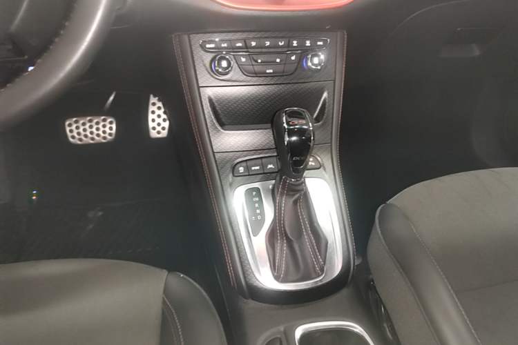 Used Buick Verano 2016 Hatchback GS 20T Dual-Clutch Passionate Sporty Model Gear Lever