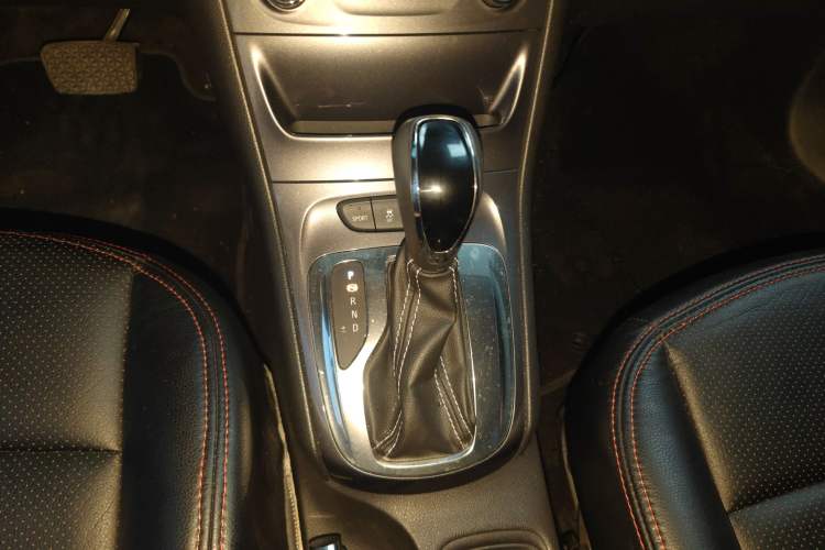 Used Buick Verano 2016 Hatchback 15S Automatic Ambition Model Gear Lever