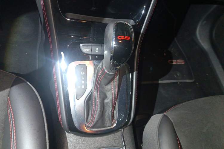 Used Buick Verano 2016 Hatchback GS 20T Dual-Clutch Passionate Sporty Model Gear Lever