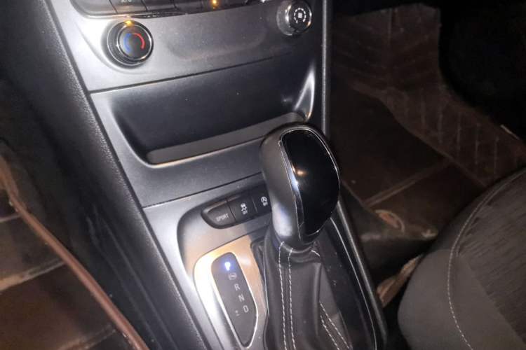 Used Buick Verano 2016 Hatchback 15S Automatic Ambition Model Gear Lever