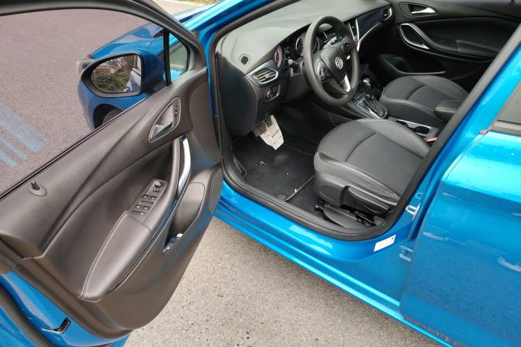 Used Buick Verano 2016 Hatchback 15S Automatic Leading Model Interior 3
