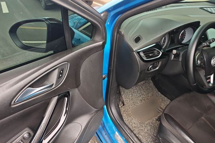 Used Buick Verano 2016 Hatchback GS 20T Dual-Clutch Passionate Sporty Model Interior 3