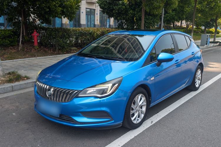 Used Buick Verano 2016 Hatchback 15S Automatic Leading Model Interior 7