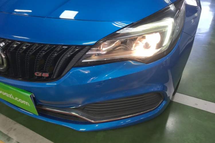 Used Buick Verano 2016 Hatchback GS 20T Dual-Clutch Passionate Sporty Model Left Front Headlight