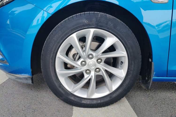 Used Buick Verano 2016 Hatchback 15S Automatic Leading Model Left Front Wheel Hub