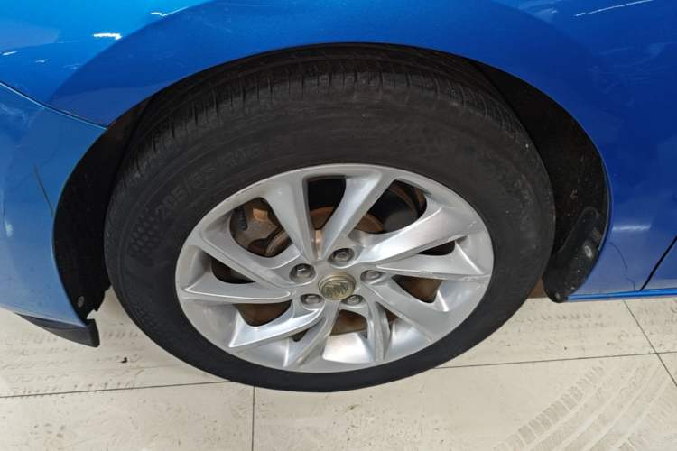 Used Buick Verano 2016 Hatchback 15S Automatic Leading Model Left Front Wheel Hub