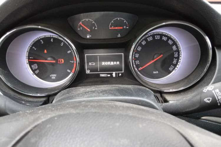 Used Buick Verano 2016 Hatchback 15S Automatic Ambition Model Odometer Close Up
