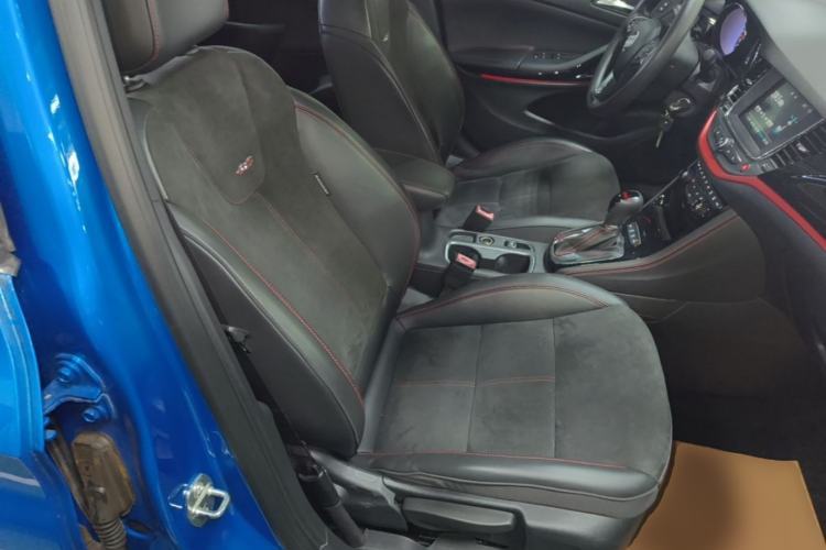 Used Buick Verano 2016 Hatchback GS 20T Dual-Clutch Passionate Sporty Model Right Front Seat