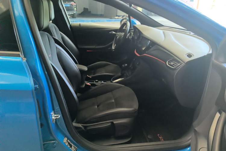 Used Buick Verano 2016 Hatchback GS 20T Dual-Clutch Passionate Sporty Model Right Front Seat