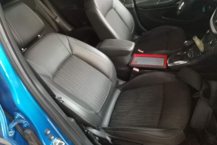 Used Buick Verano 2016 Hatchback 15S Automatic Leading Model Right Front Seat